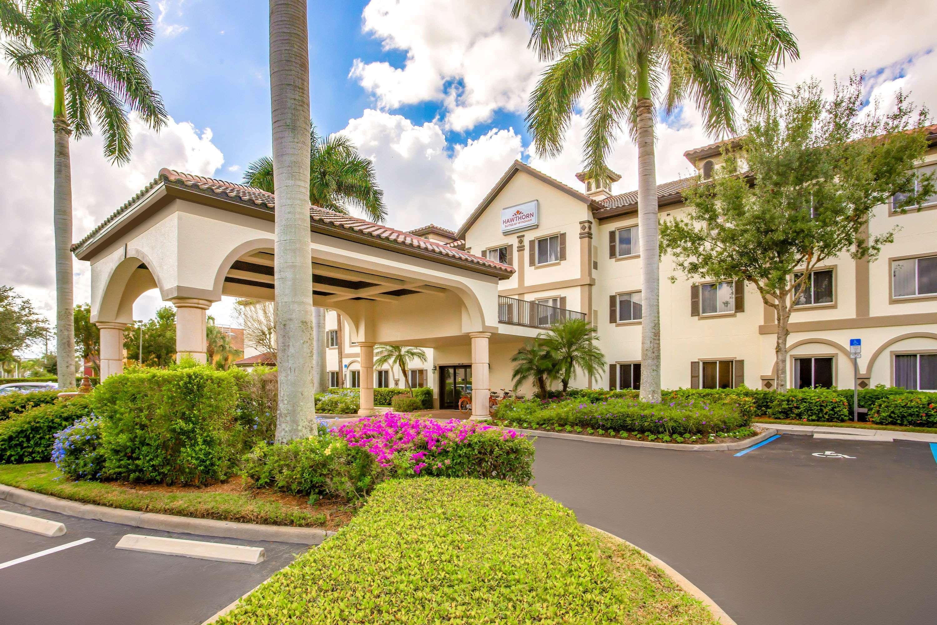 Hawthorn Extended Stay By Wyndham North Naples Eksteriør bilde