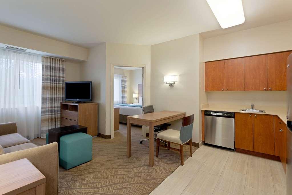 Hawthorn Extended Stay By Wyndham North Naples Rom bilde