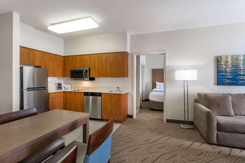 Hawthorn Extended Stay By Wyndham North Naples Rom bilde