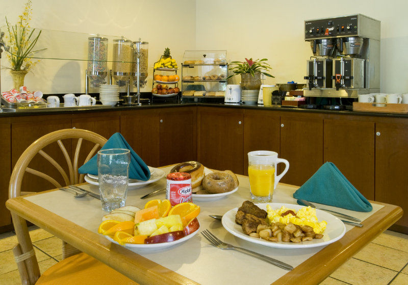 Hawthorn Extended Stay By Wyndham North Naples Eksteriør bilde
